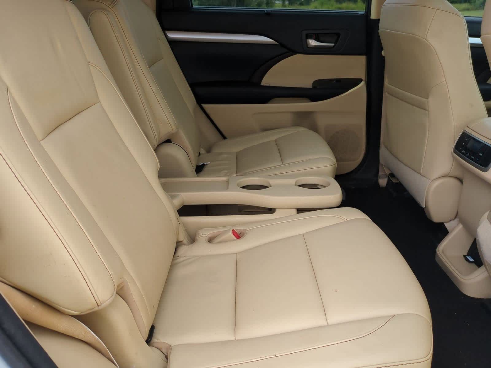 Thumbnail: 2017 Toyota Highlander - 21