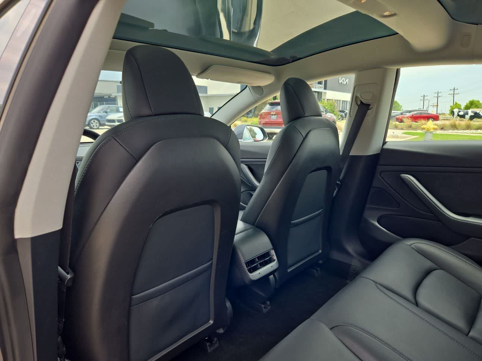 Thumbnail: 2020 Tesla Model 3 - 16