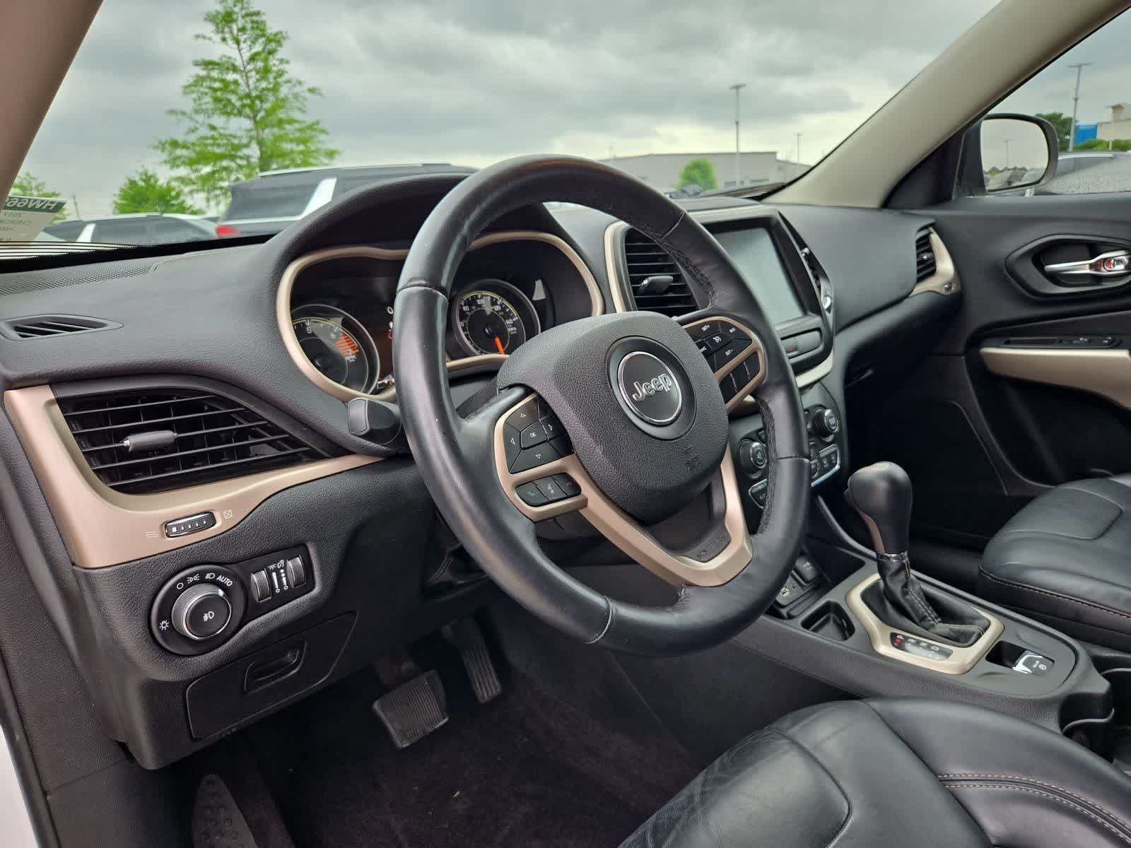 Thumbnail: 2017 Jeep Cherokee - 2