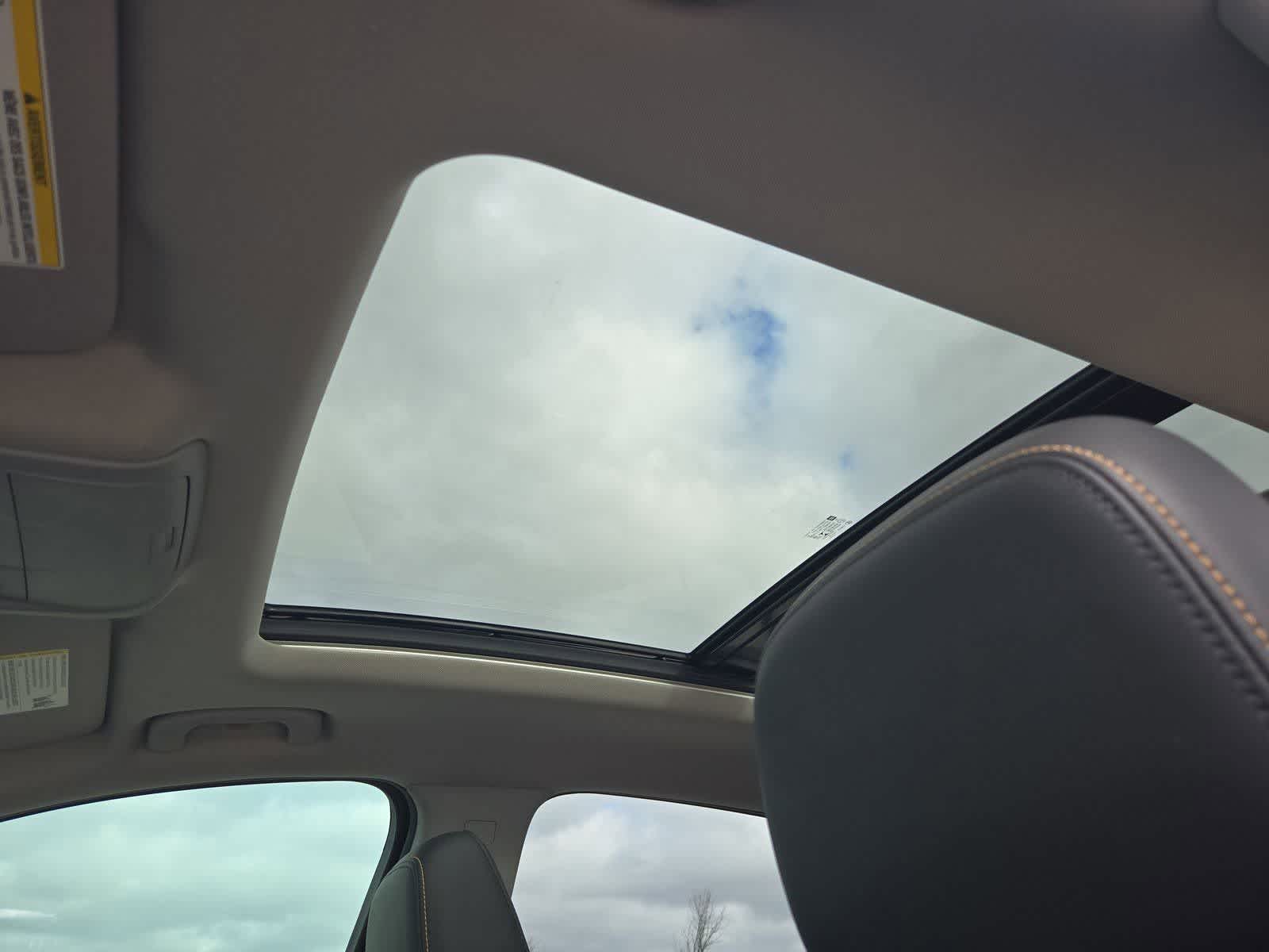 Thumbnail: 2020 Chevrolet Equinox - 17