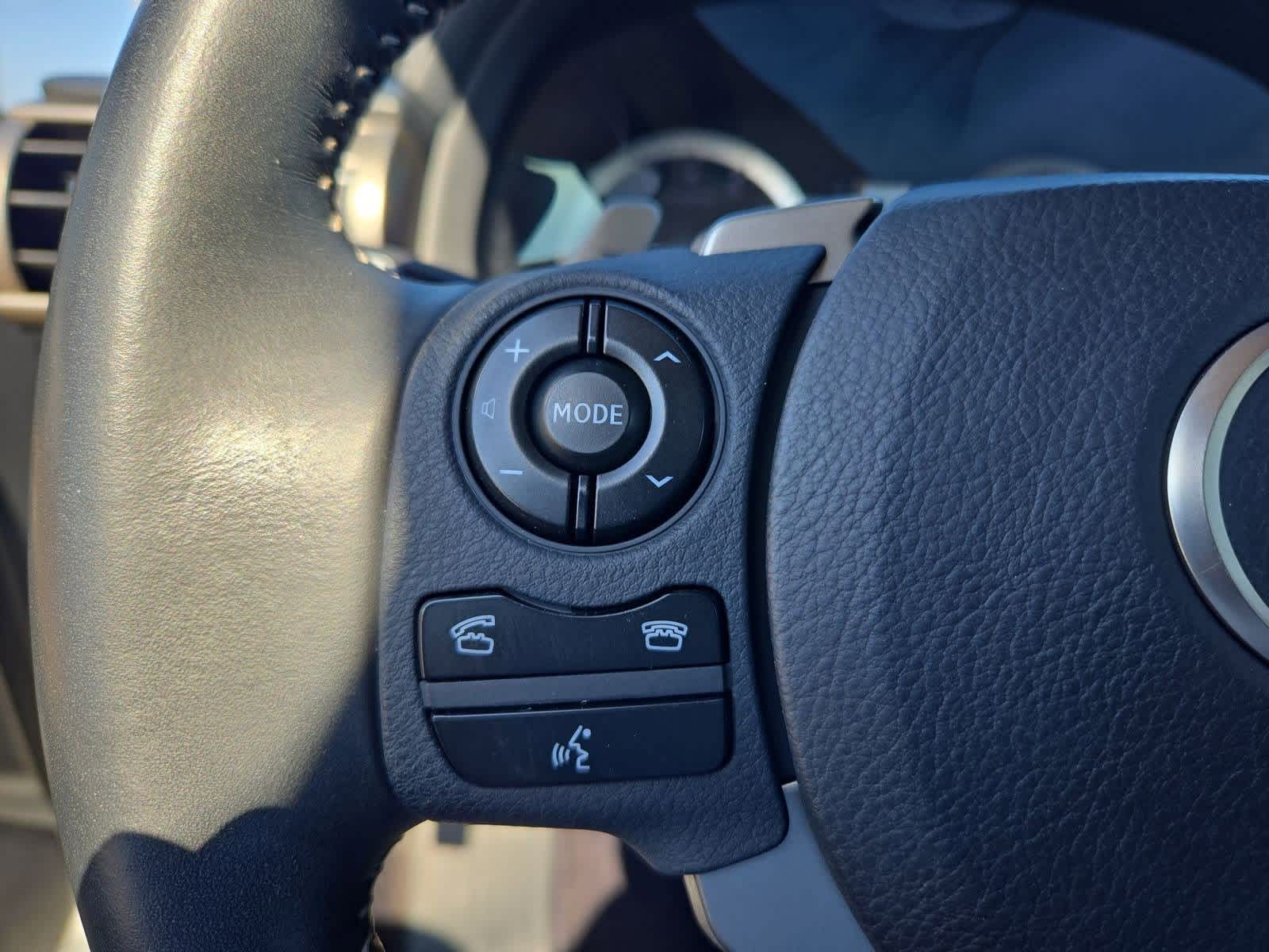 Thumbnail: 2014 Lexus IS - 25