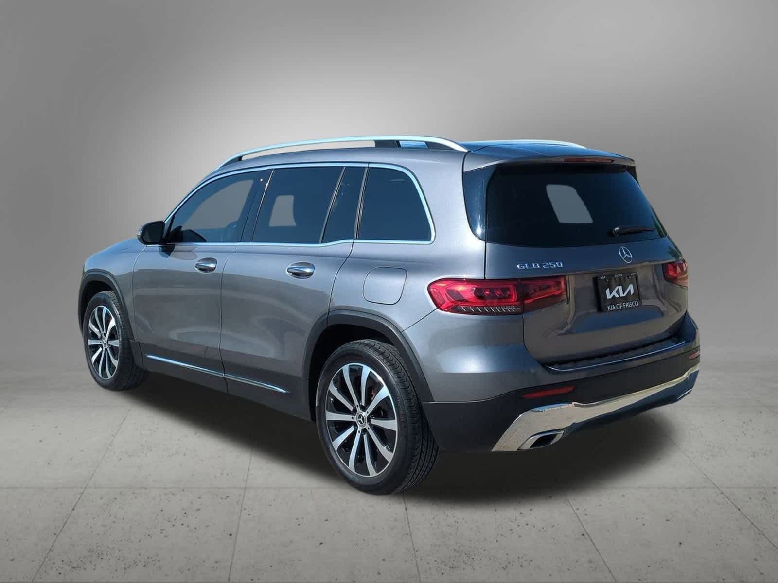 2022 Mercedes Benz GLB 250 photo 4