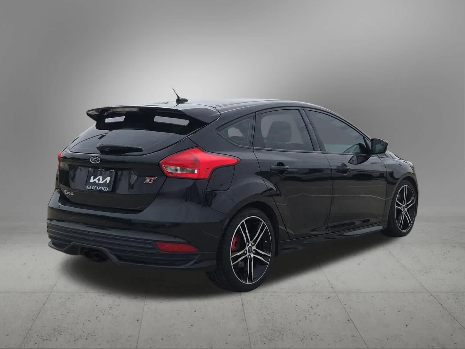 Thumbnail: 2015 Ford Focus - 6