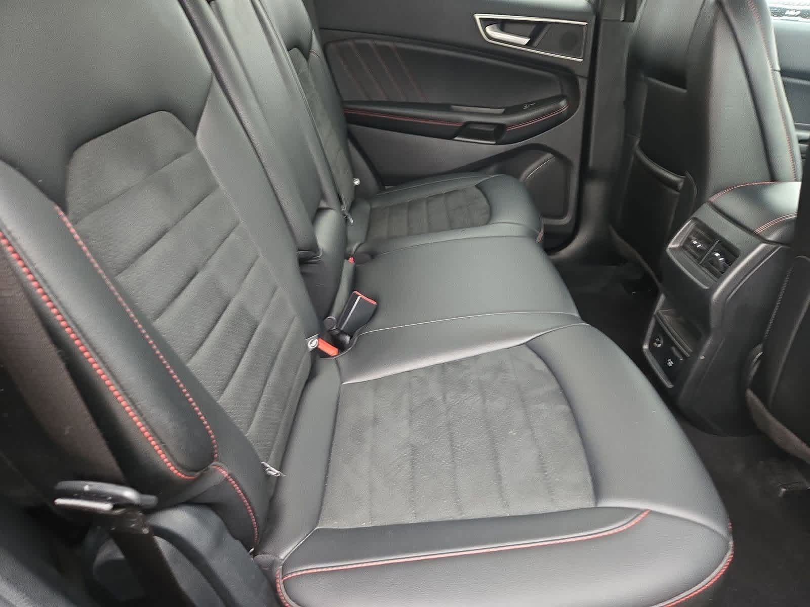 Thumbnail: 2021 Ford Edge - 20