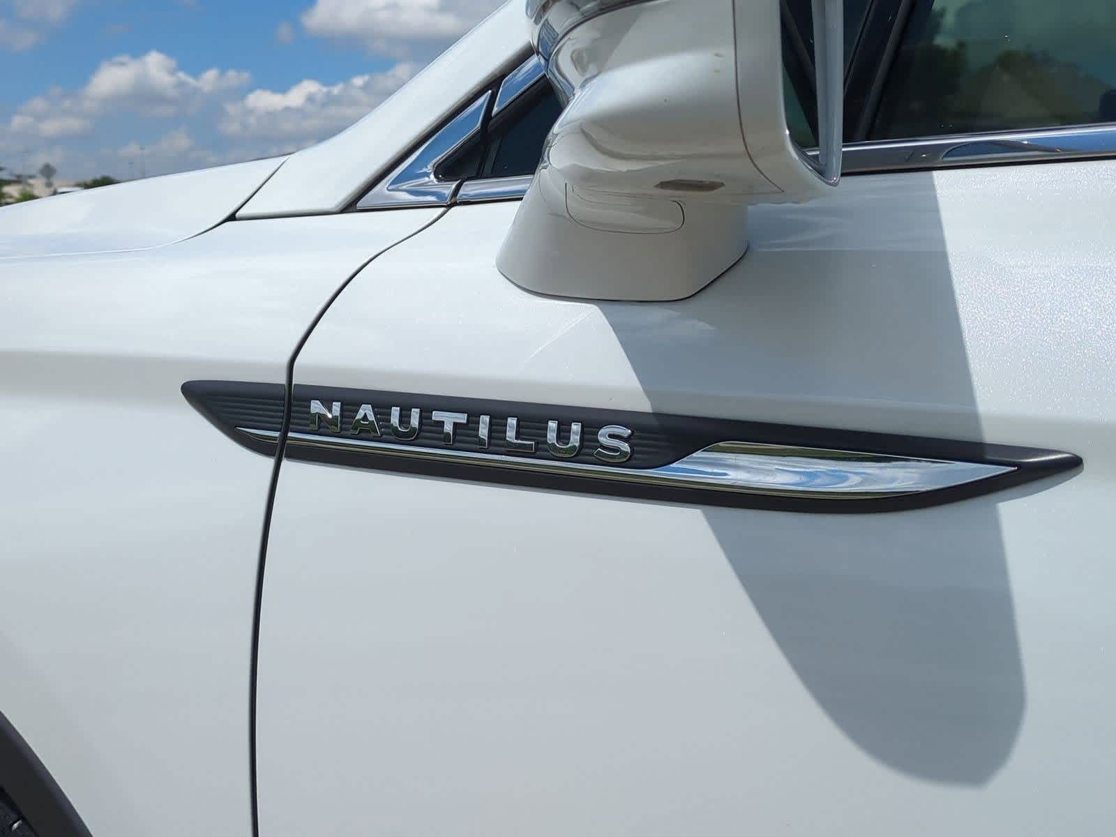 Thumbnail: 2022 Lincoln Nautilus - 11