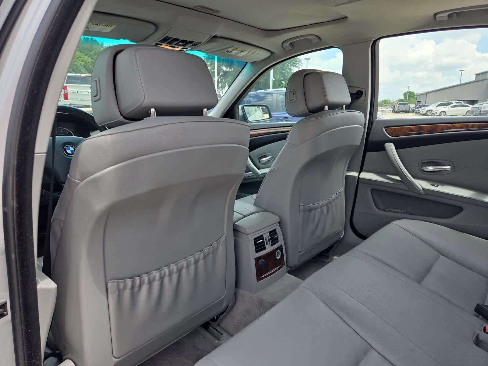Thumbnail: 2009 BMW 5 Series - 16
