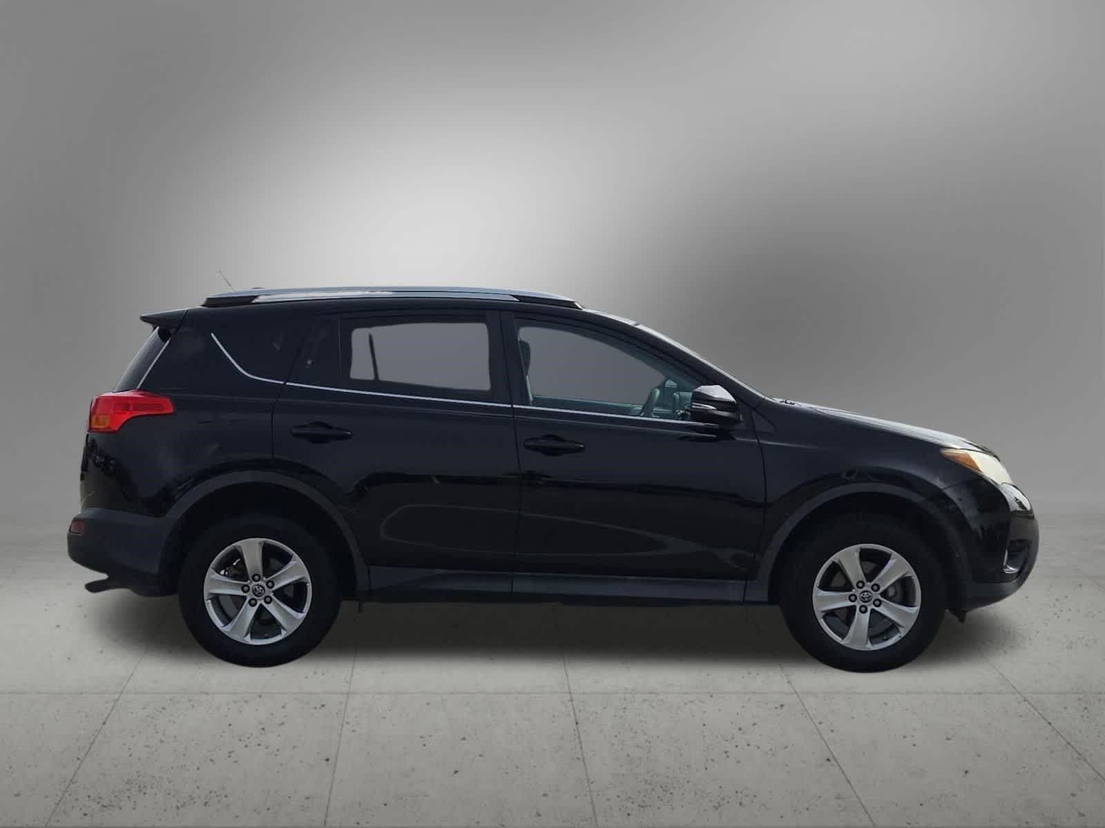 Thumbnail: 2015 Toyota RAV4 - 7