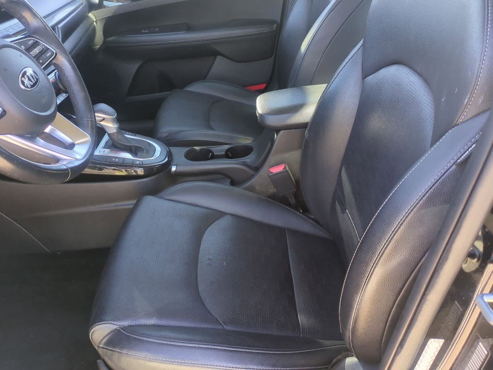 Thumbnail: 2021 Kia Forte - 16