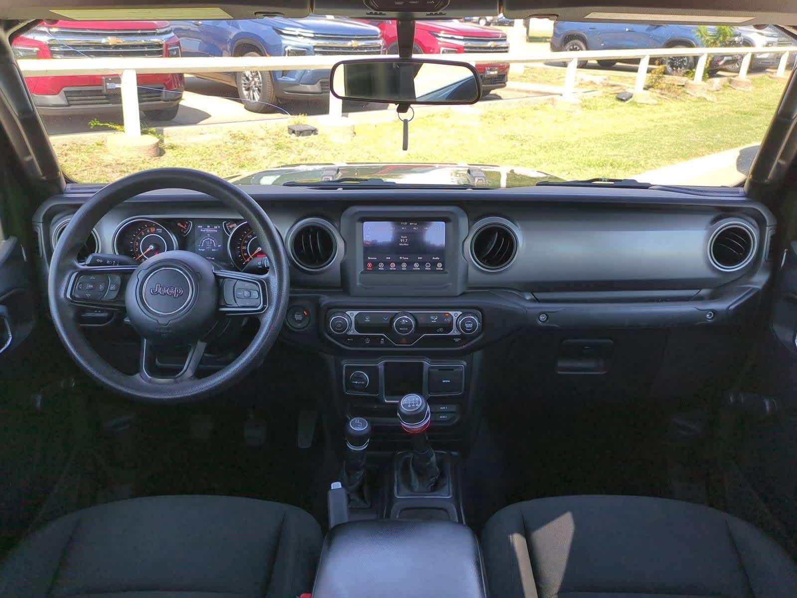 Thumbnail: 2022 Jeep Gladiator - 15