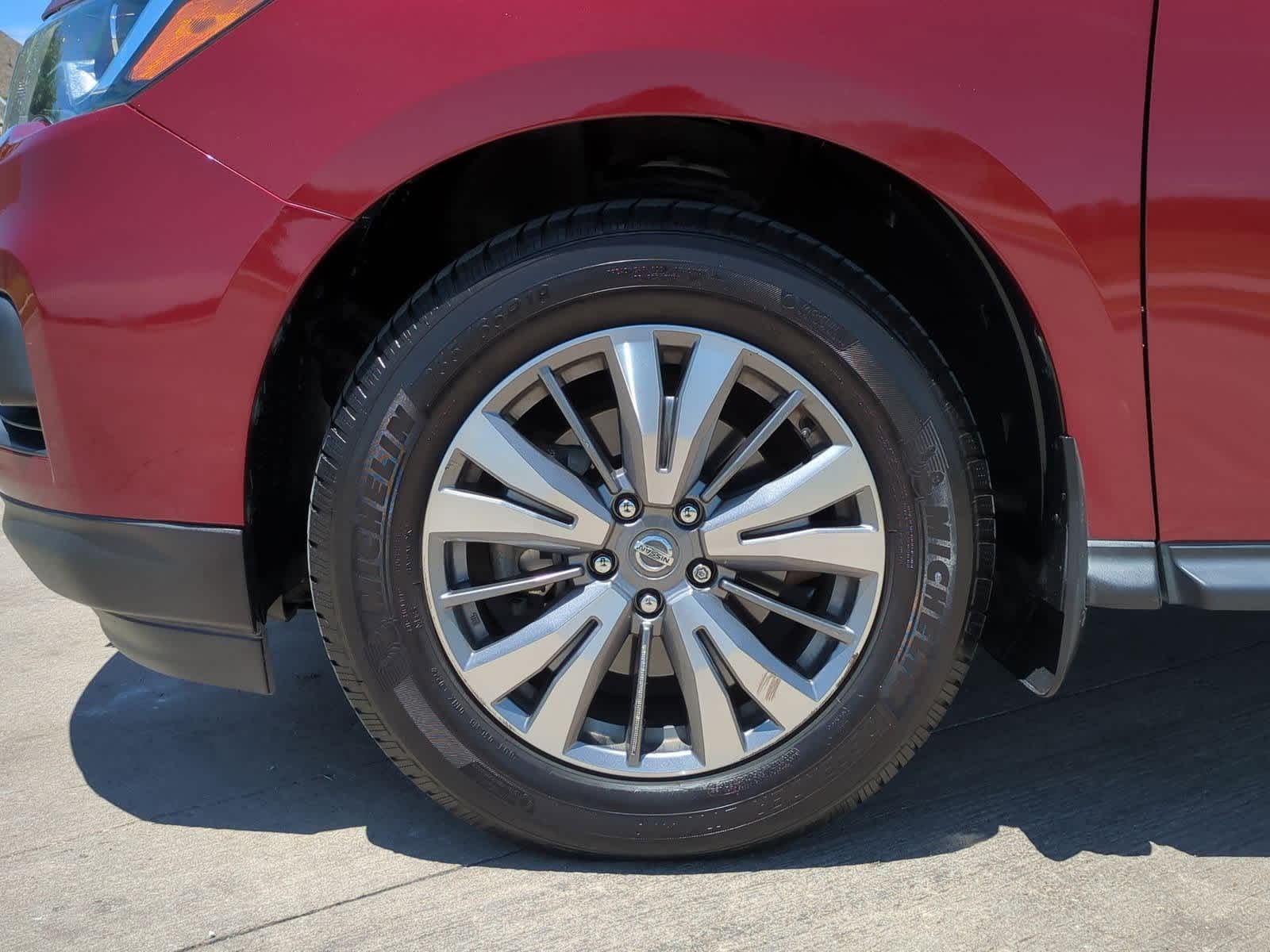 Thumbnail: 2020 Nissan Pathfinder - 12