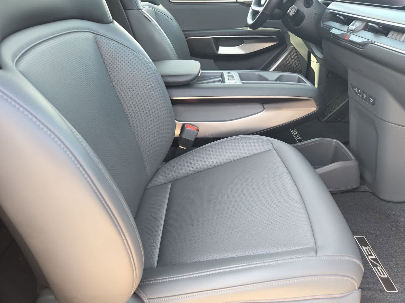 Thumbnail: 2024 Kia EV9 - 19