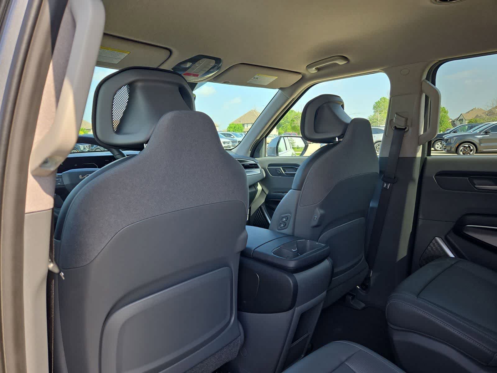 Thumbnail: 2024 Kia EV9 - 16