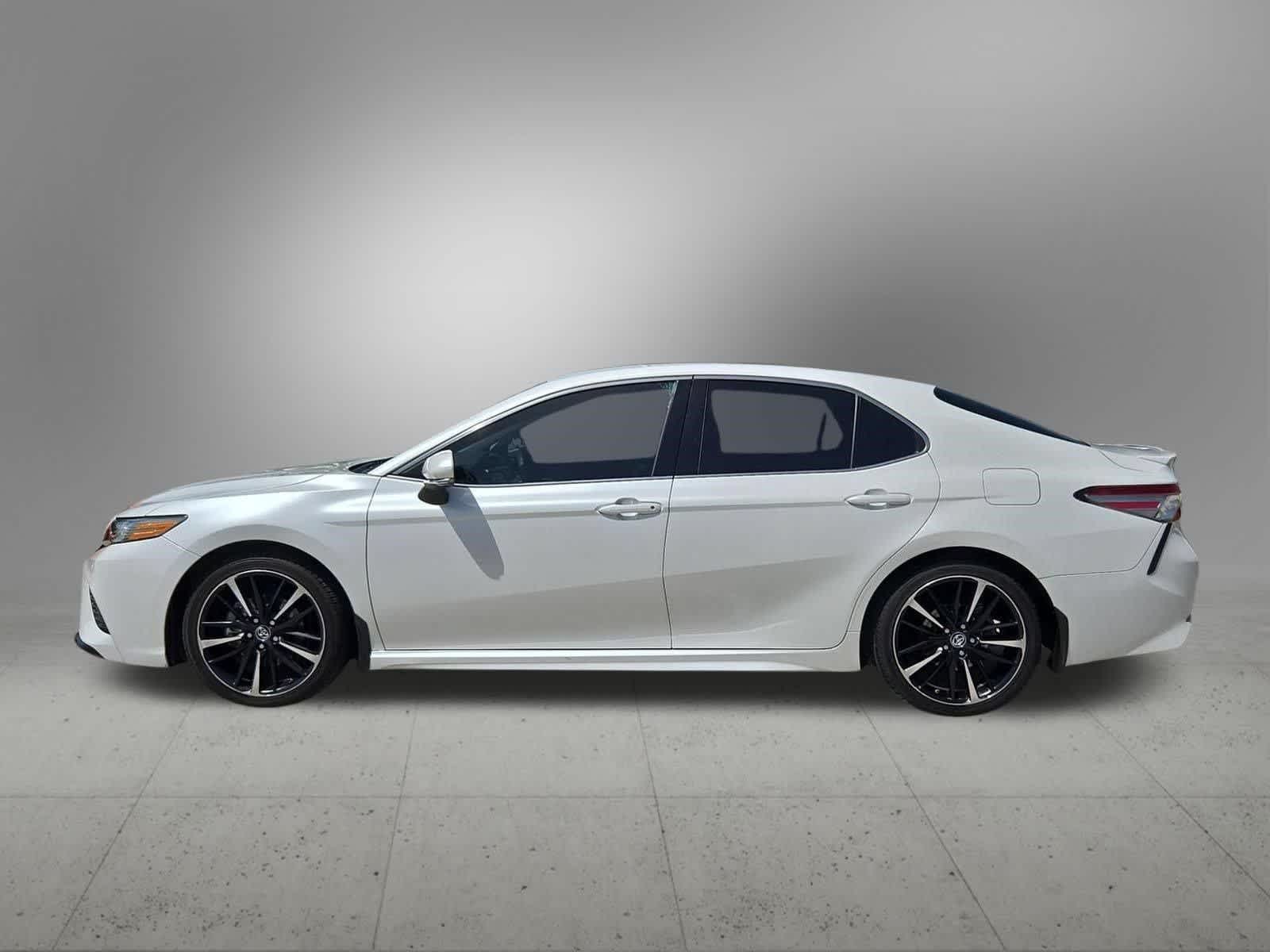 2018 Toyota Camry XSE - Photo 3