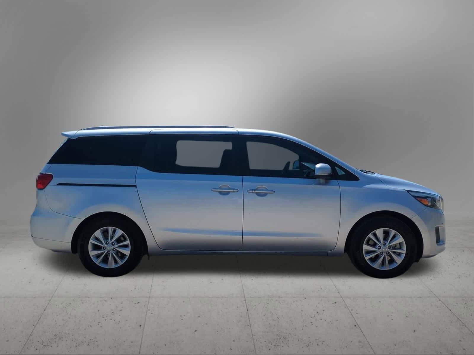 Thumbnail: 2017 Kia Sedona - 7