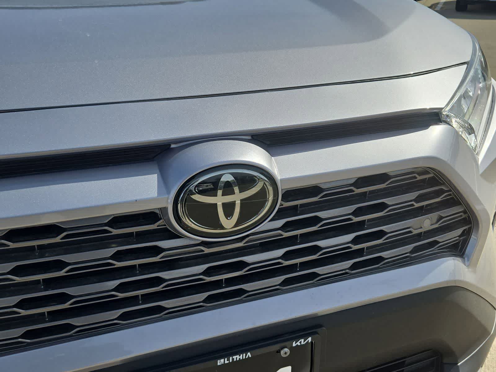 Thumbnail: 2019 Toyota RAV4 - 11