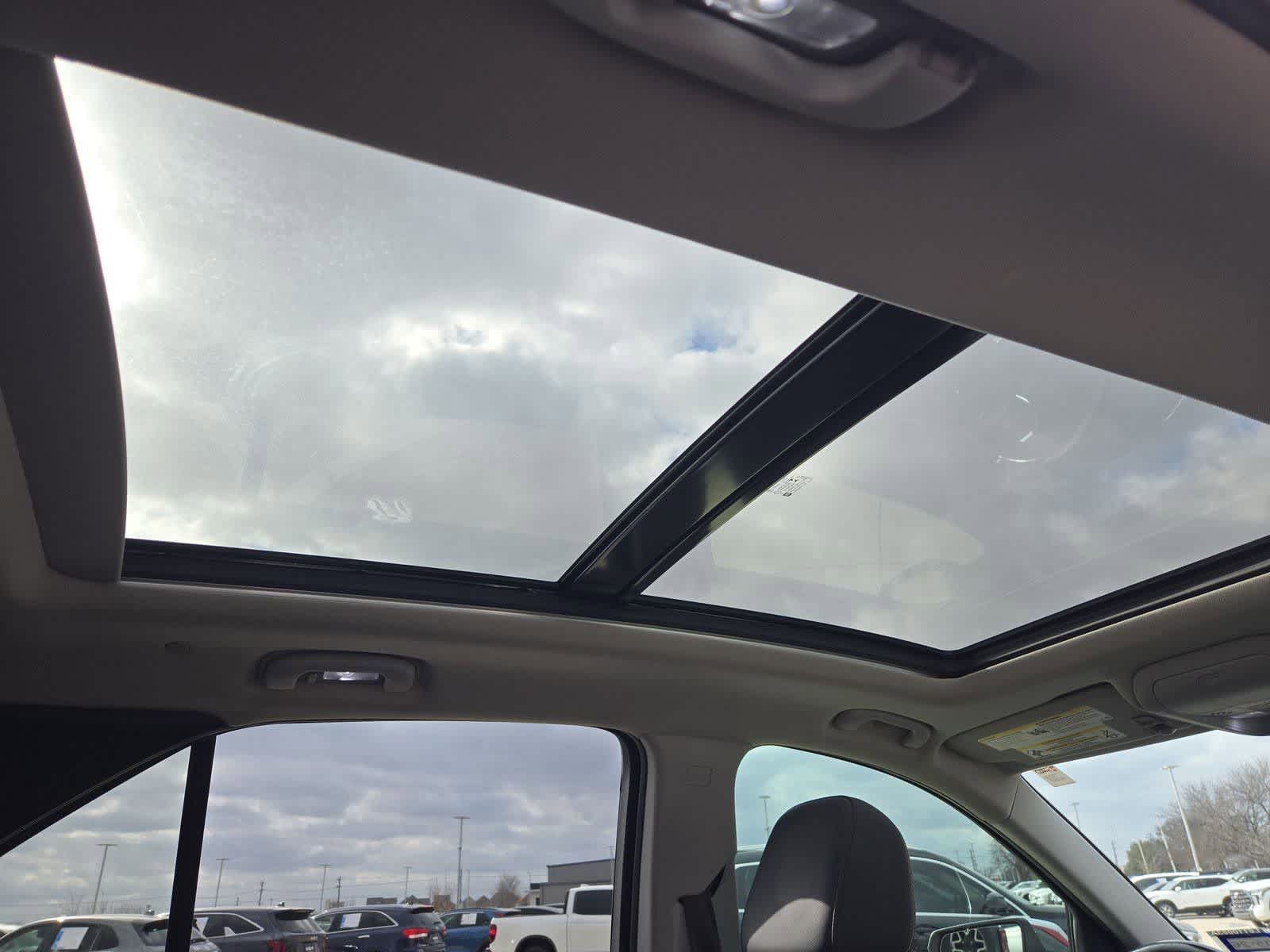 Thumbnail: 2020 Chevrolet Equinox - 20