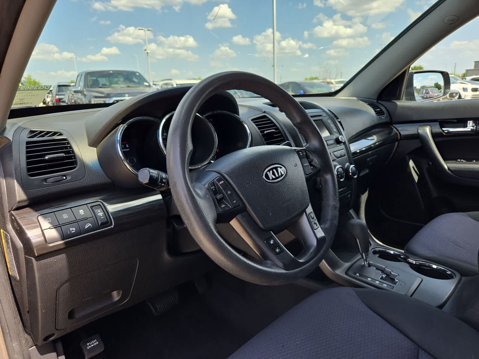 Thumbnail: 2013 Kia Sorento - 2