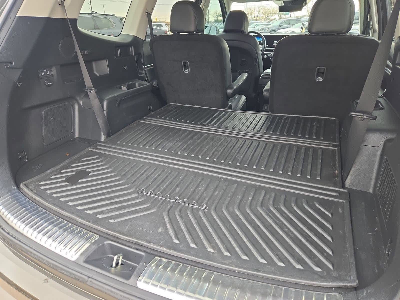 Thumbnail: 2023 Kia Telluride - 35