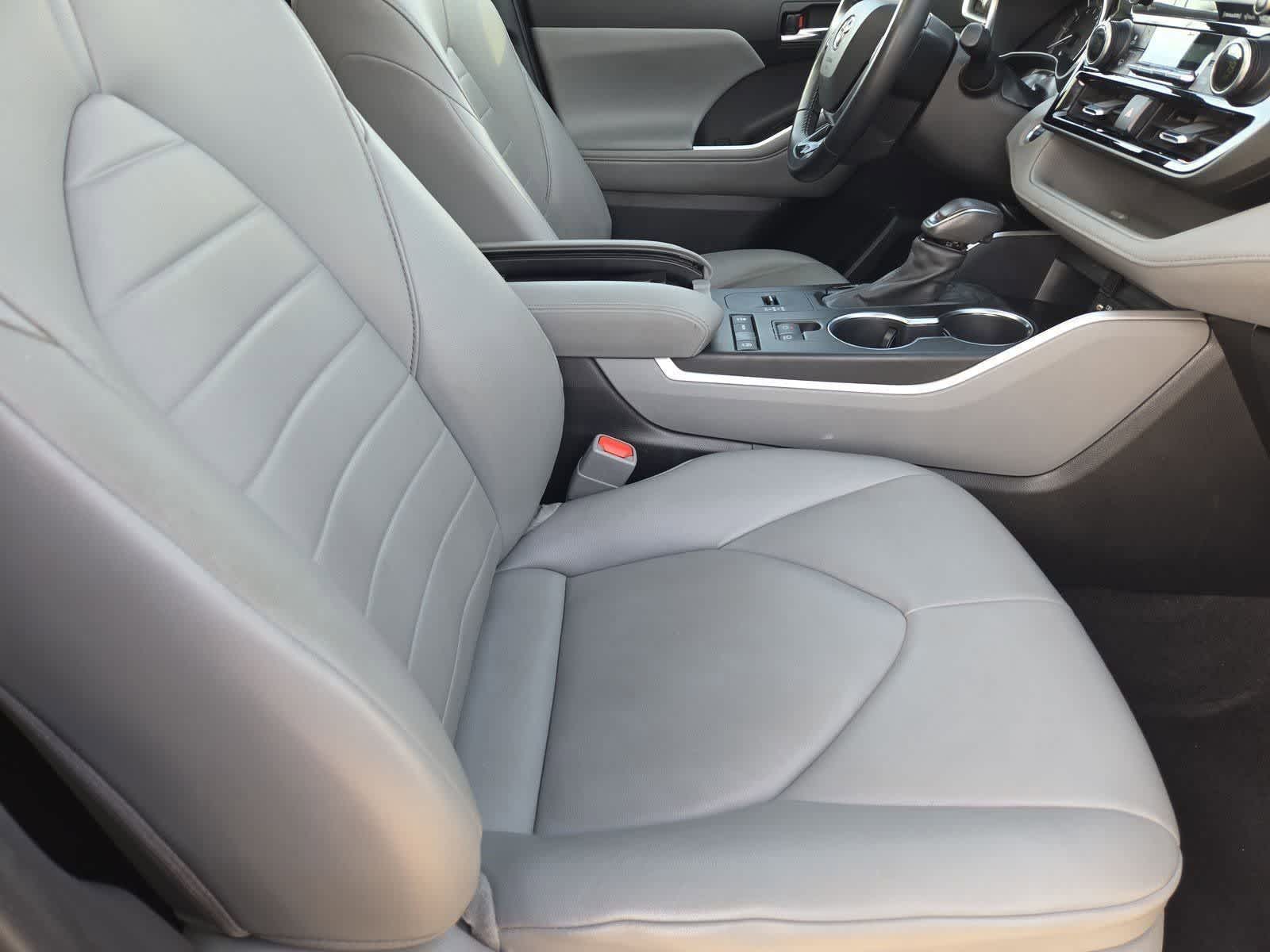 Thumbnail: 2021 Toyota Highlander - 22