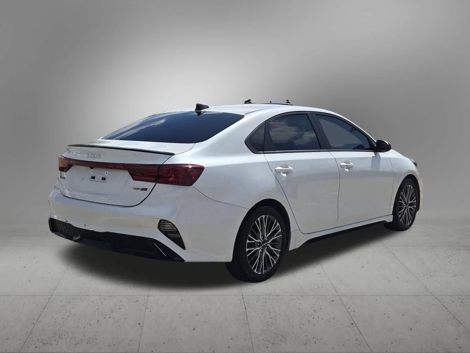 Thumbnail: 2022 Kia Forte - 6
