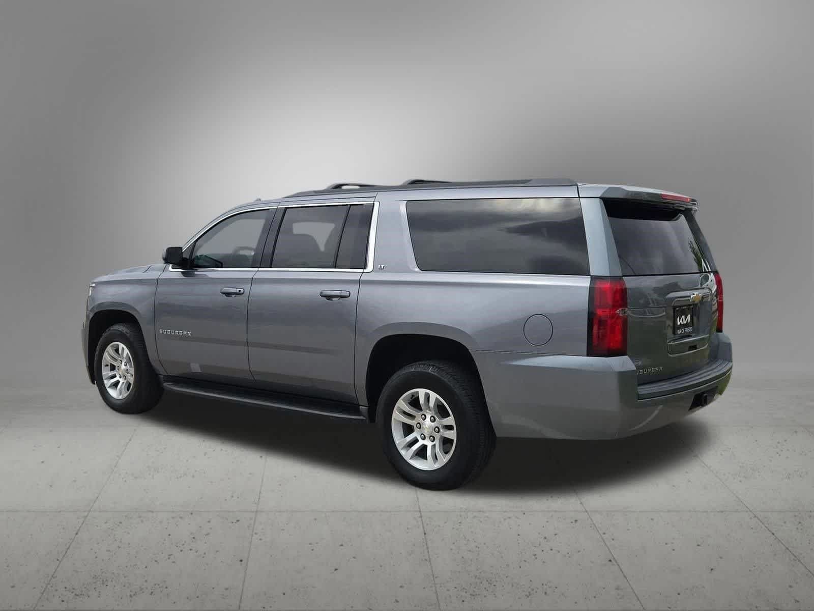 Thumbnail: 2019 Chevrolet Suburban - 3