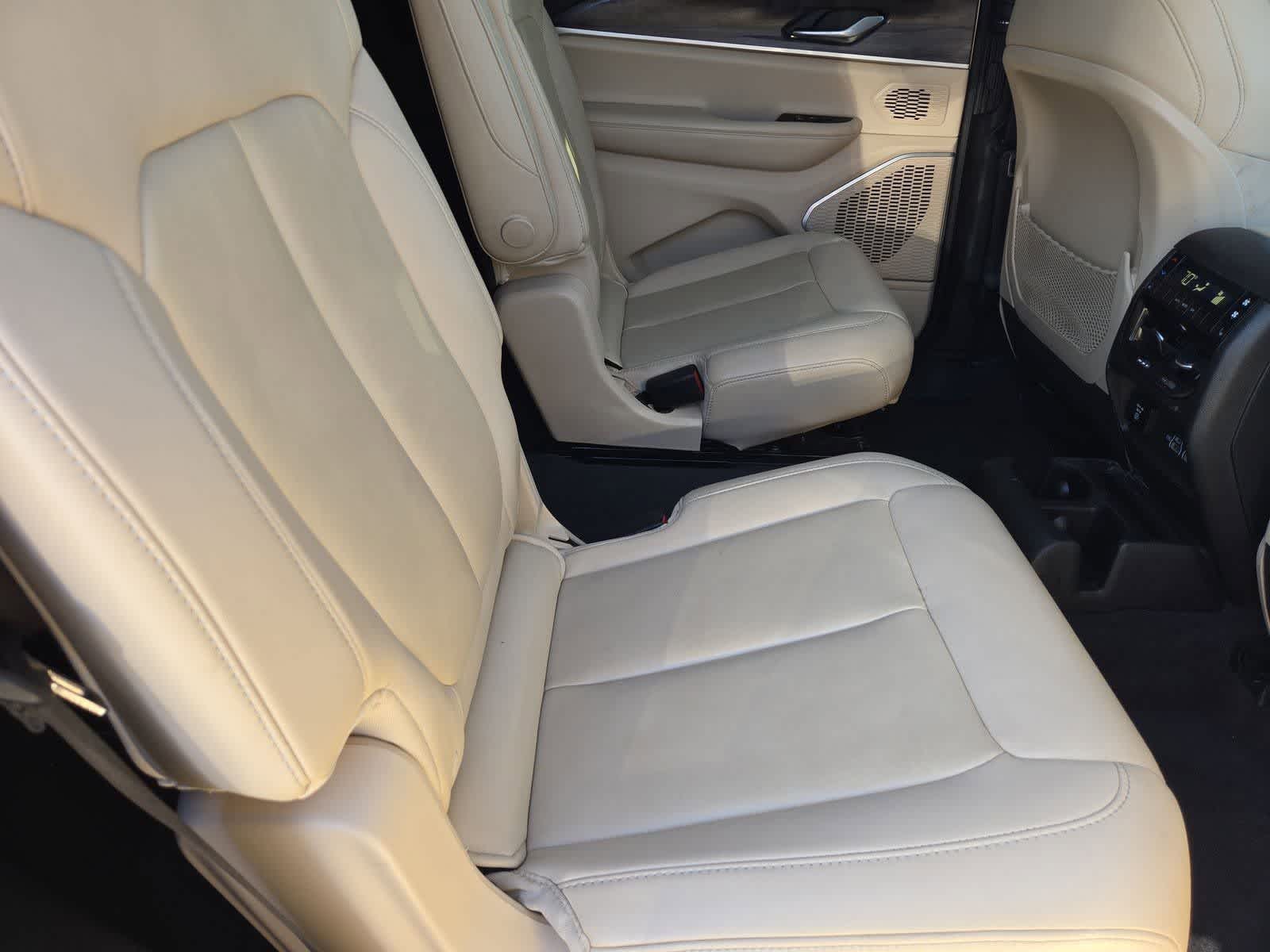 Thumbnail: 2022 Jeep Grand Cherokee - 19