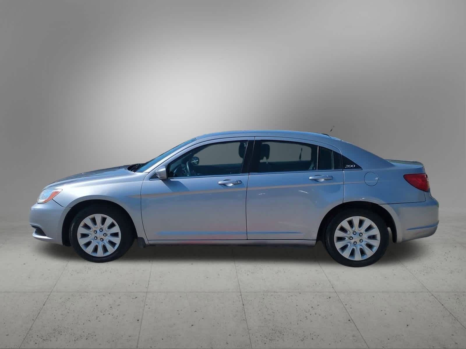2014 Chrysler 200 LX photo 3