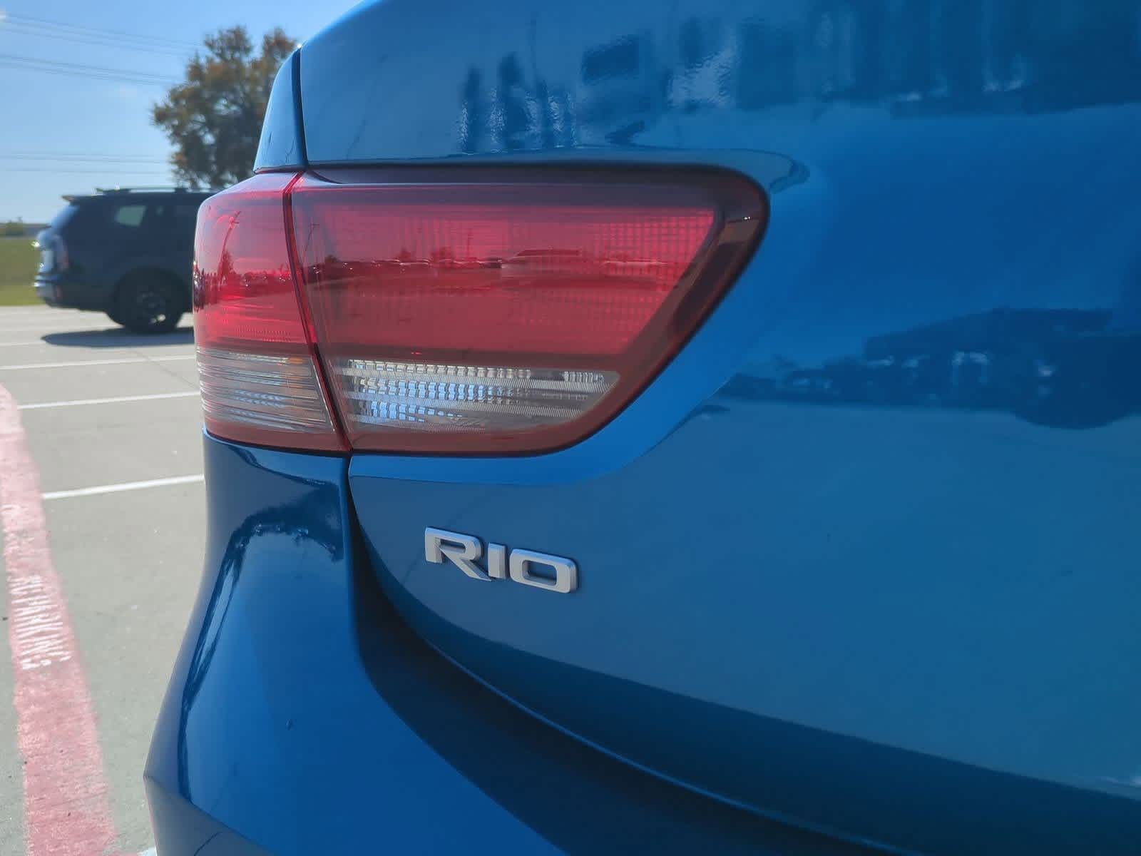 Thumbnail: 2023 Kia Rio - 11