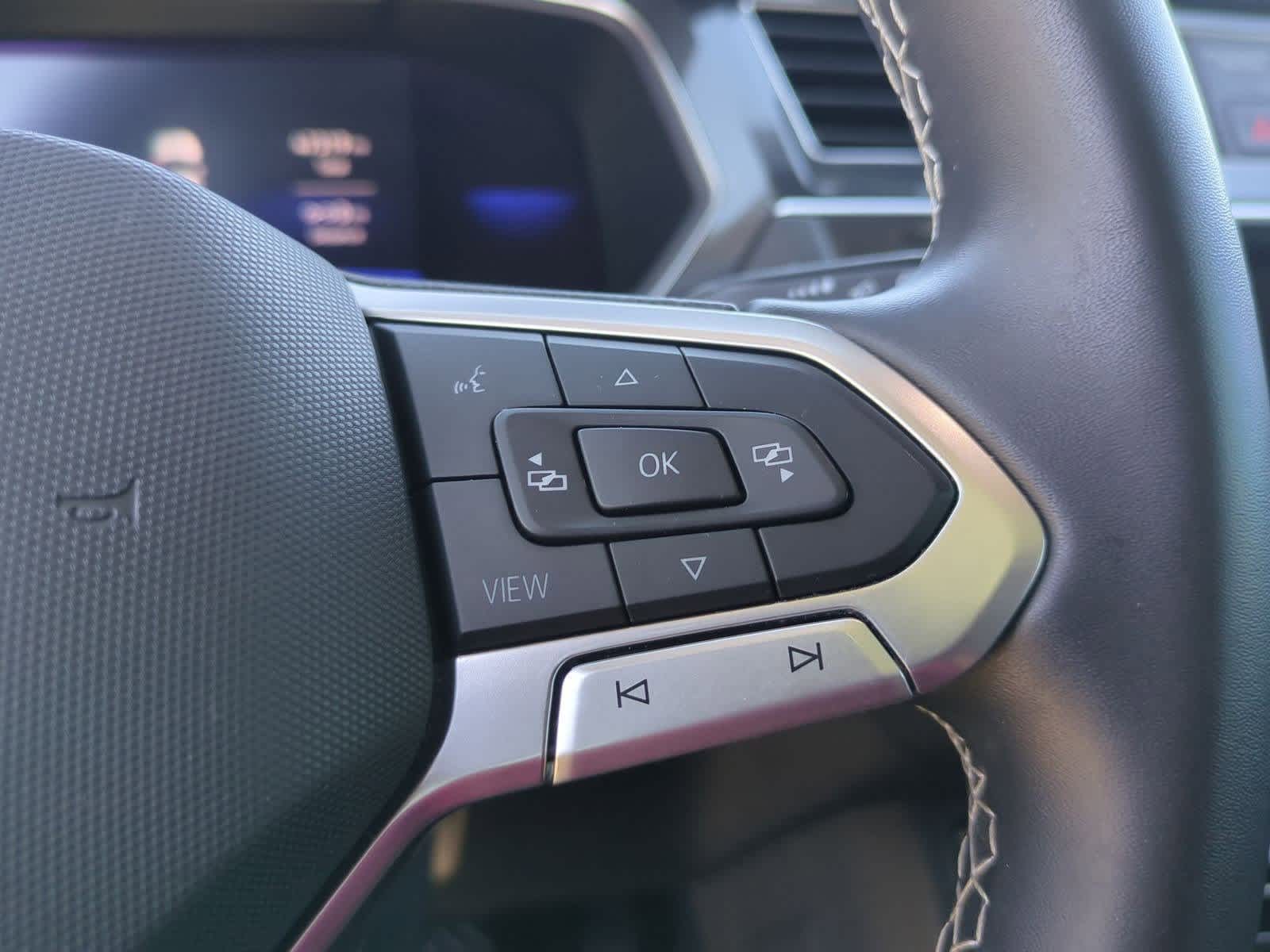 Thumbnail: 2022 Volkswagen Tiguan - 25