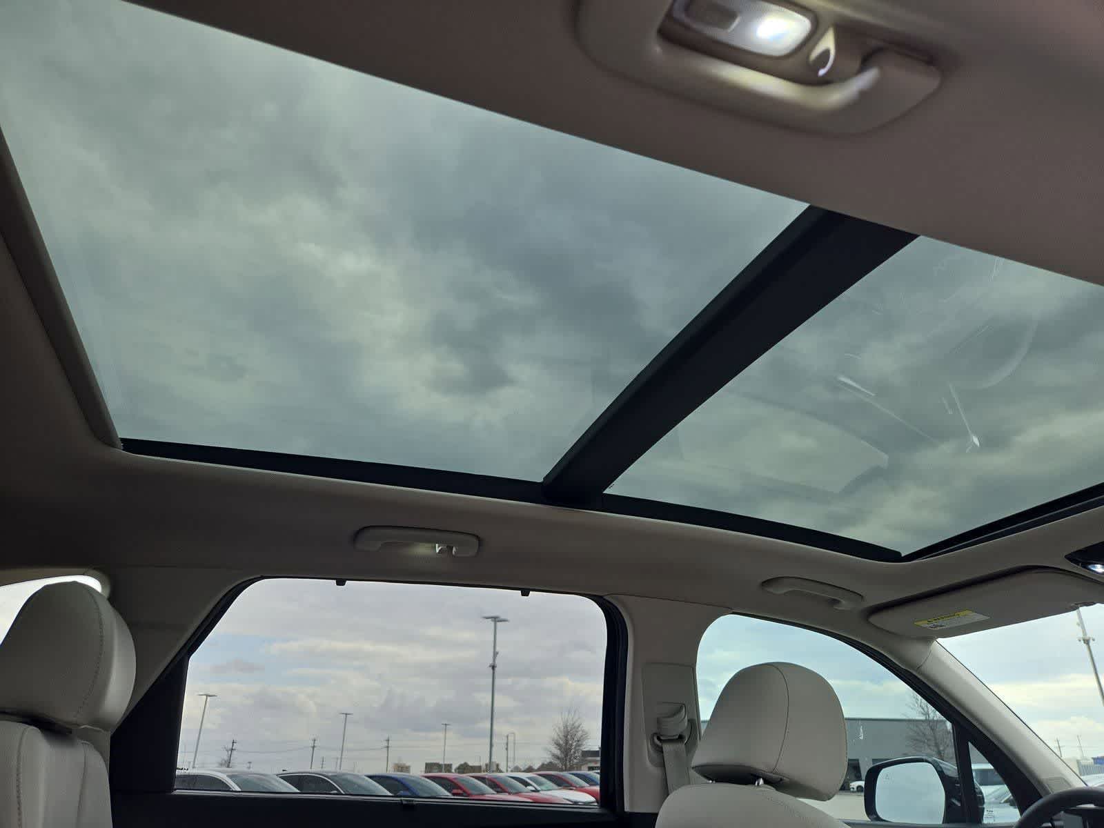 Thumbnail: 2023 Kia Sorento - 20