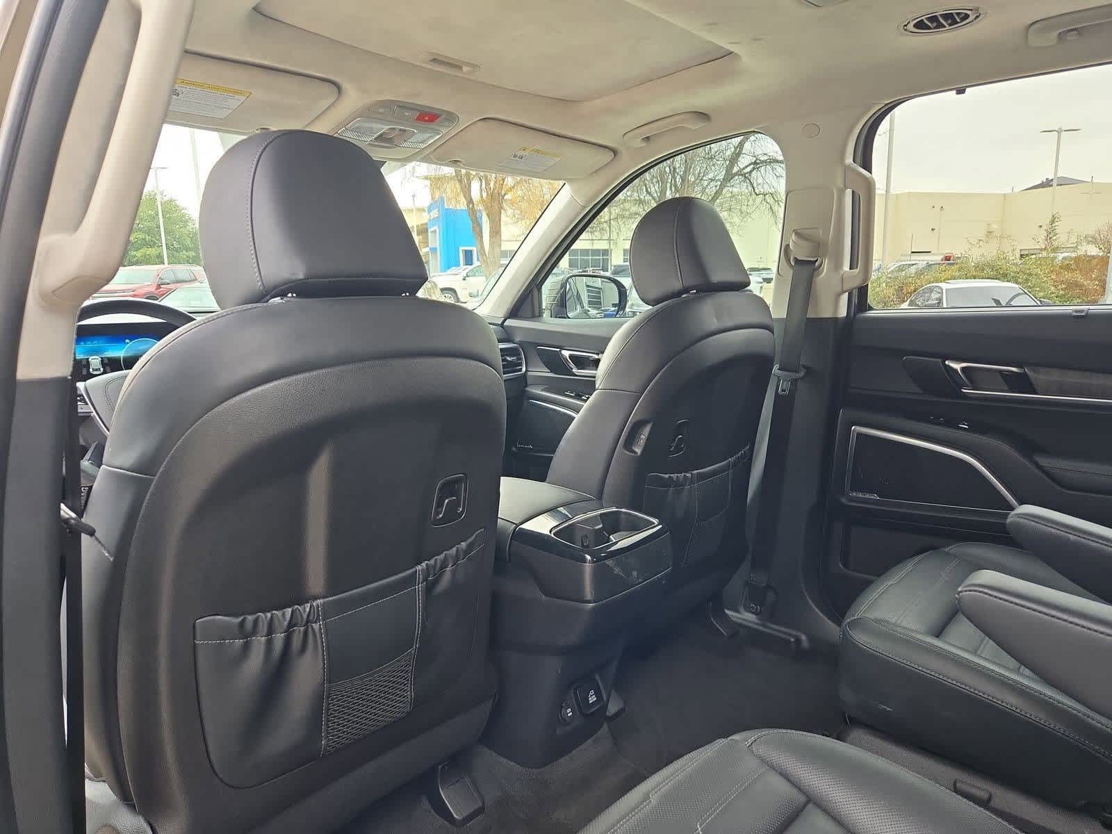 Thumbnail: 2023 Kia Telluride - 17