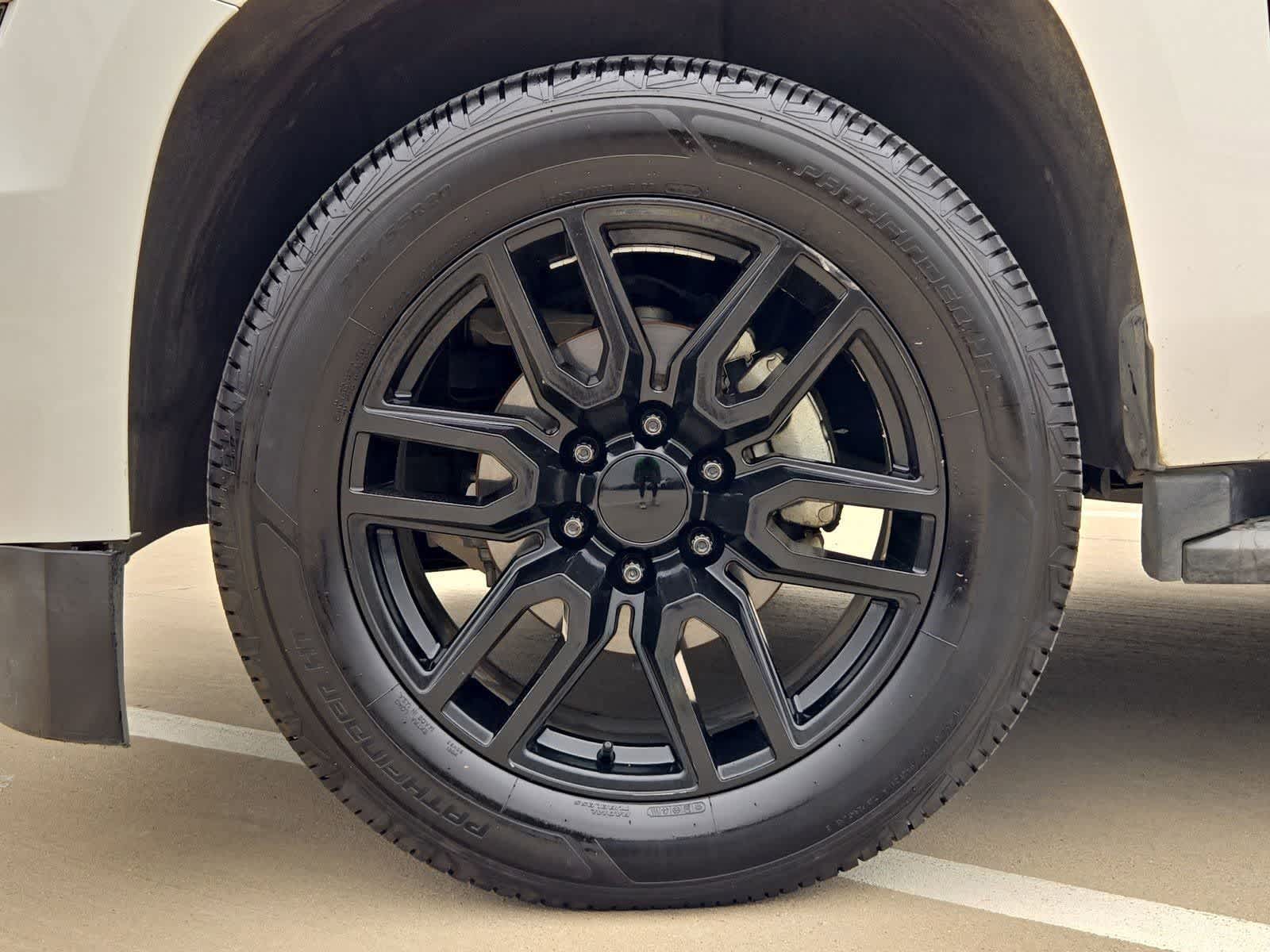 Thumbnail: 2015 Chevrolet Tahoe - 12