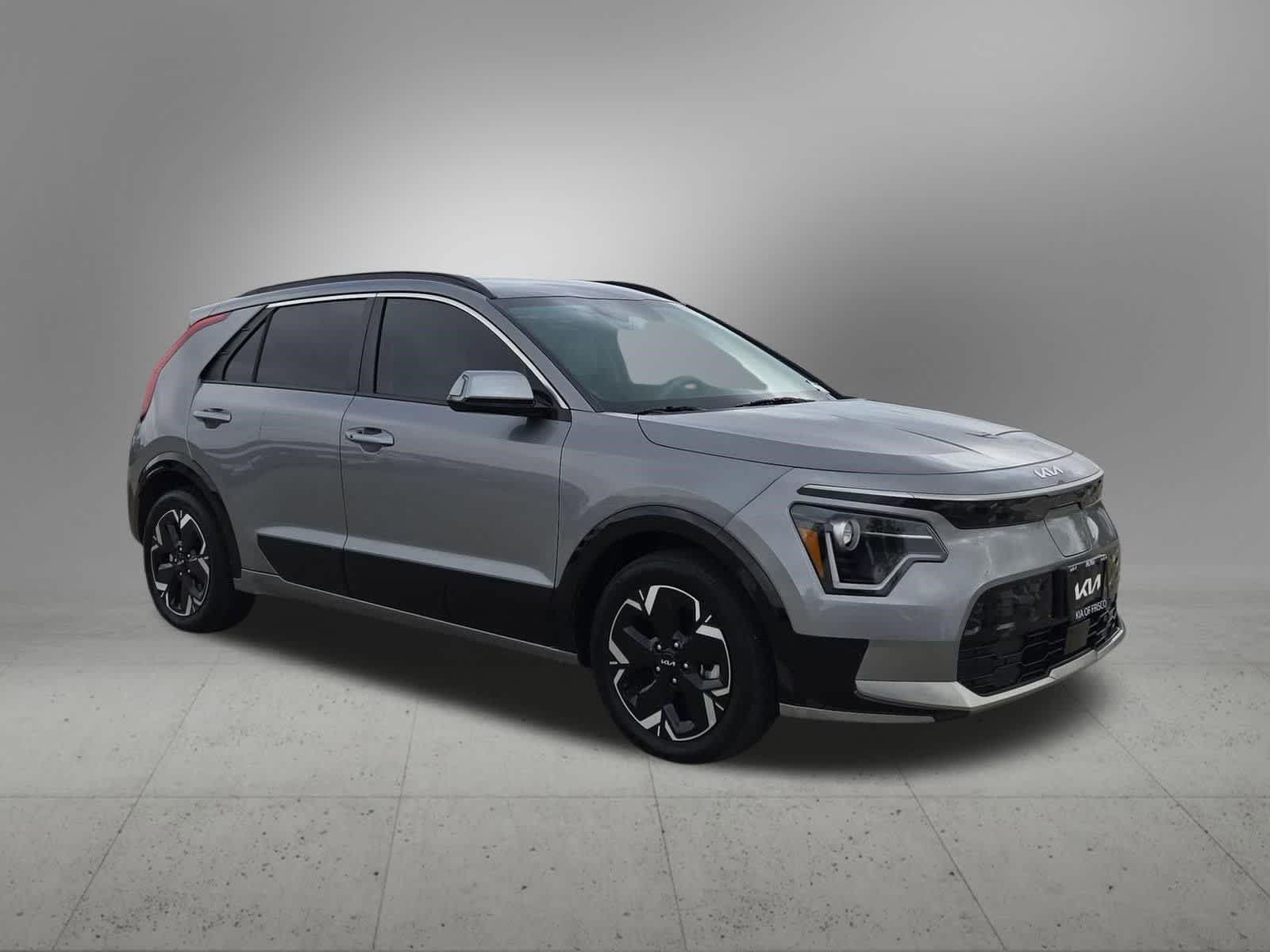 Thumbnail: 2023 Kia Niro - 8