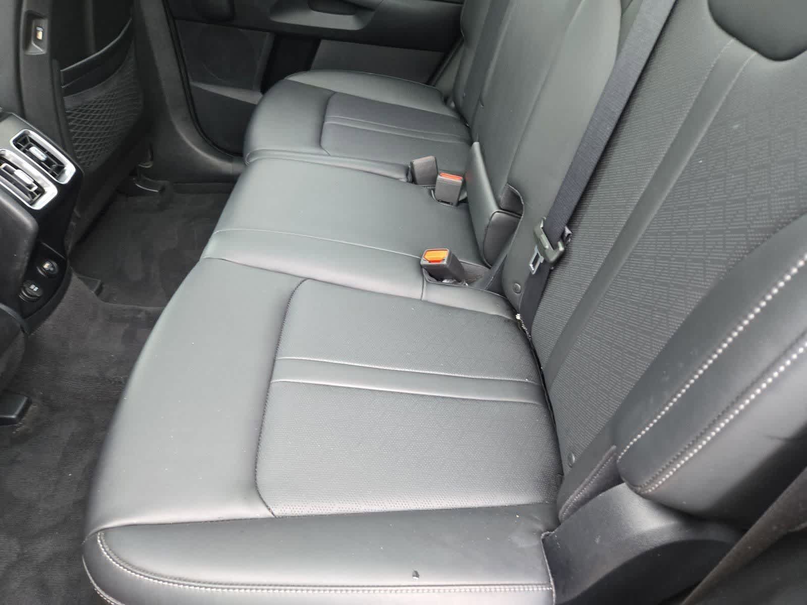 Thumbnail: 2023 Kia Sorento - 18