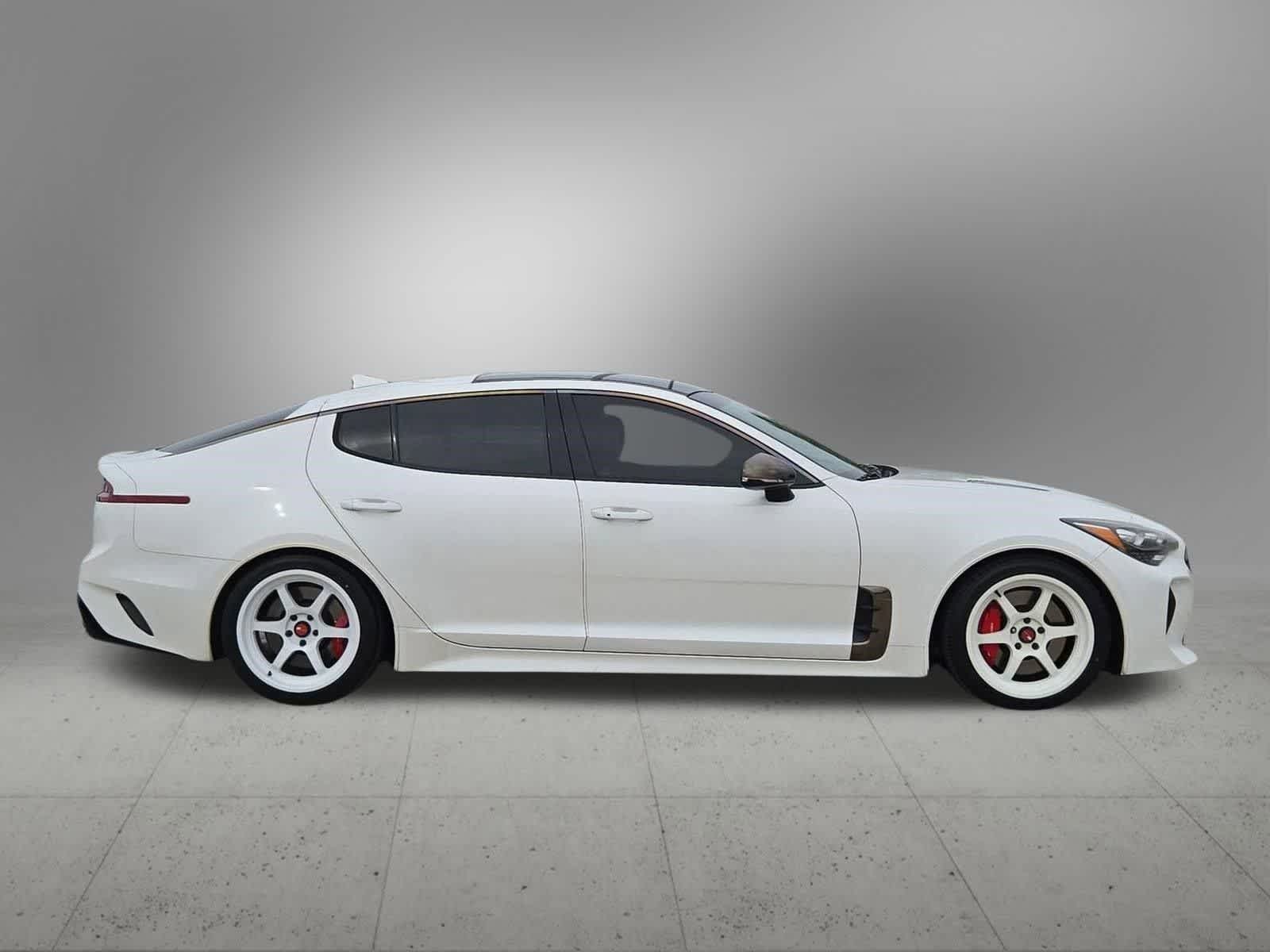 Thumbnail: 2018 Kia Stinger - 7