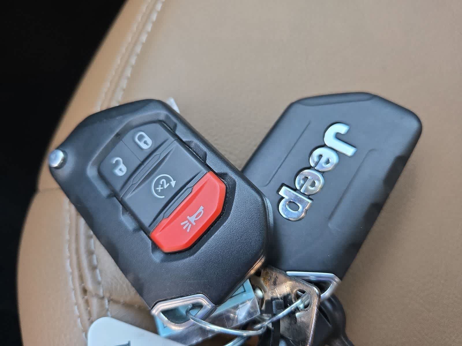 Thumbnail: 2023 Jeep Gladiator - 33