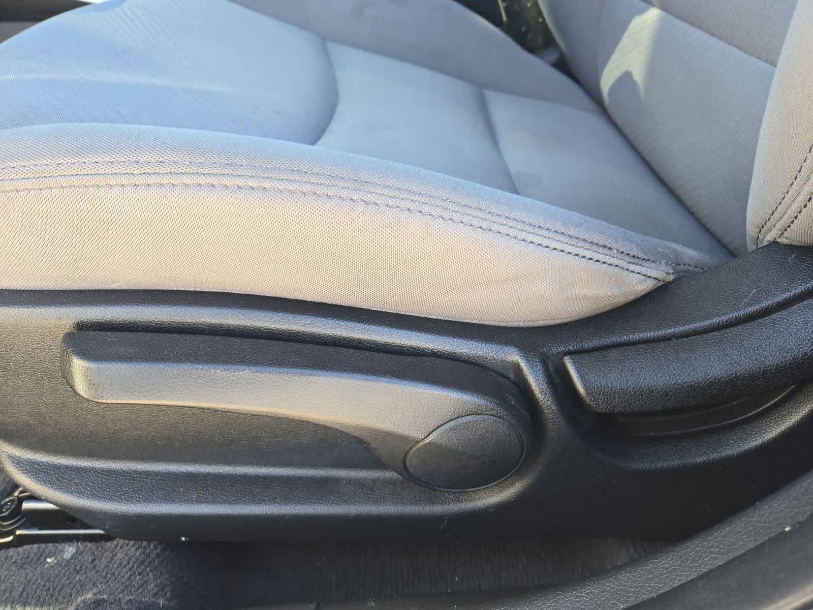 Thumbnail: 2013 Hyundai Elantra - 16