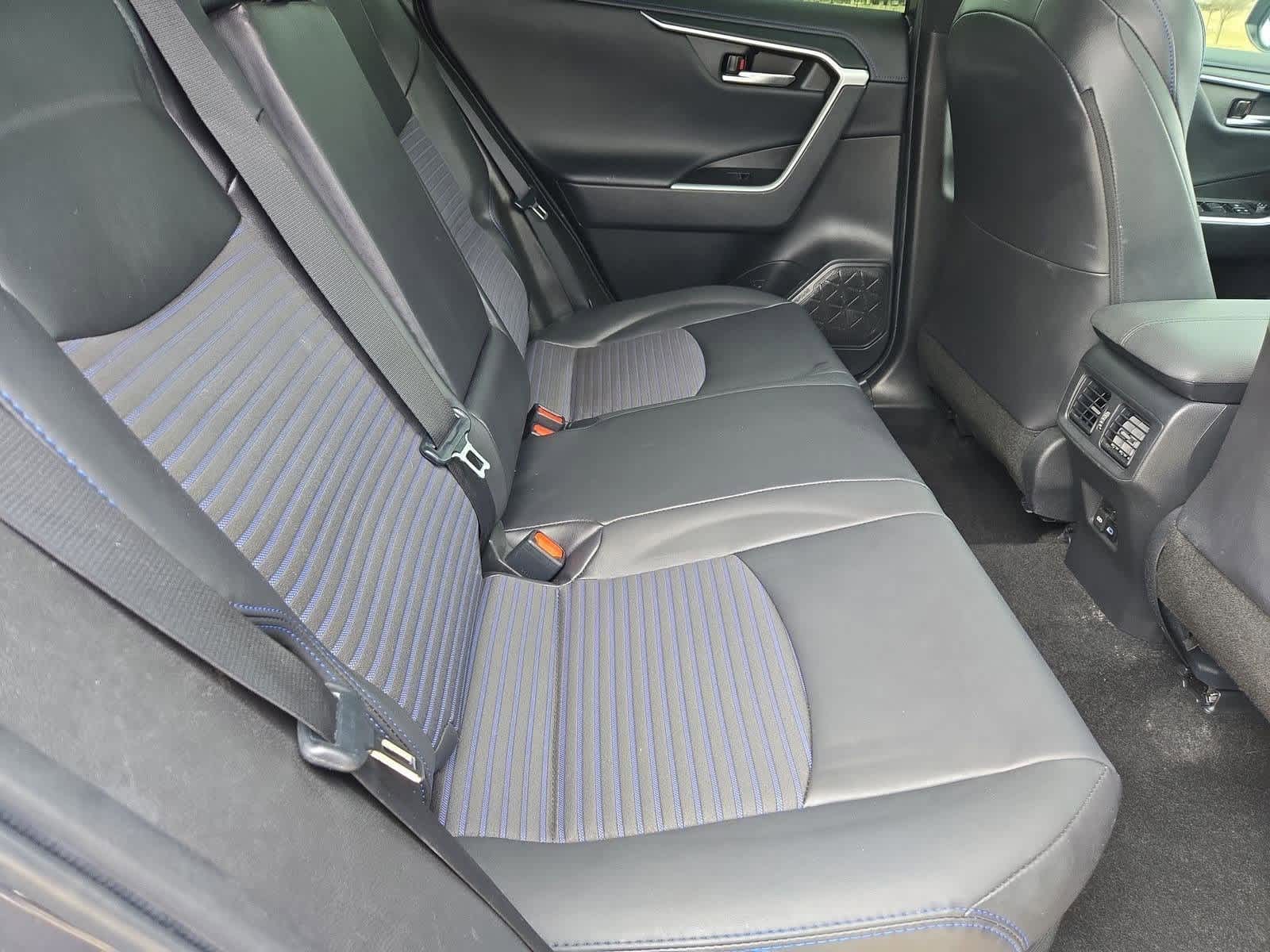 Thumbnail: 2022 Toyota RAV4 - 20