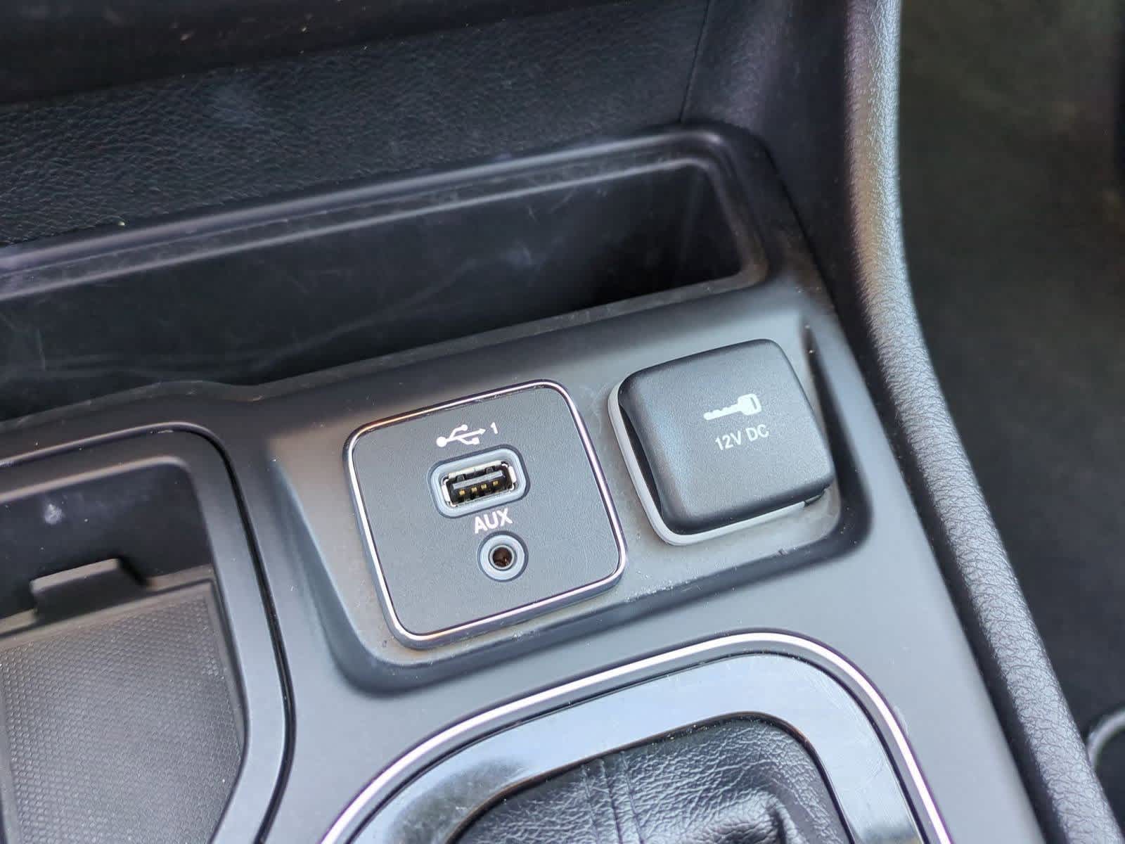 Thumbnail: 2021 Jeep Cherokee - 29