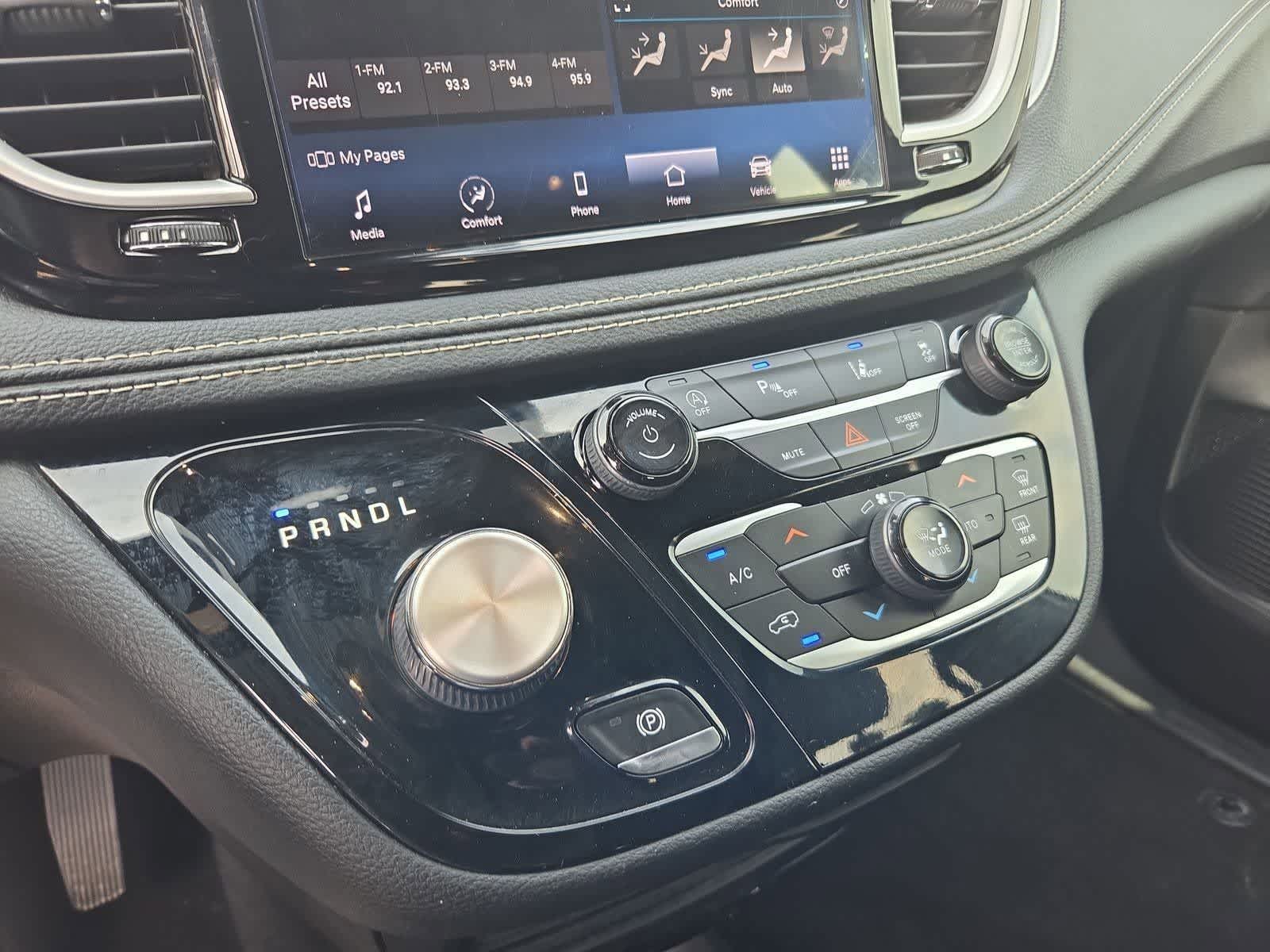 Thumbnail: 2021 Chrysler Pacifica - 28