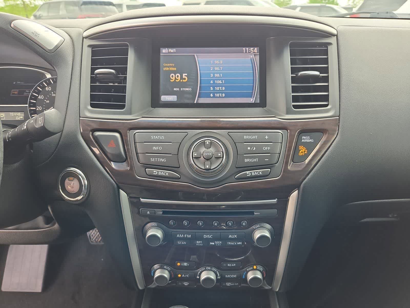 Thumbnail: 2014 Nissan Pathfinder - 26