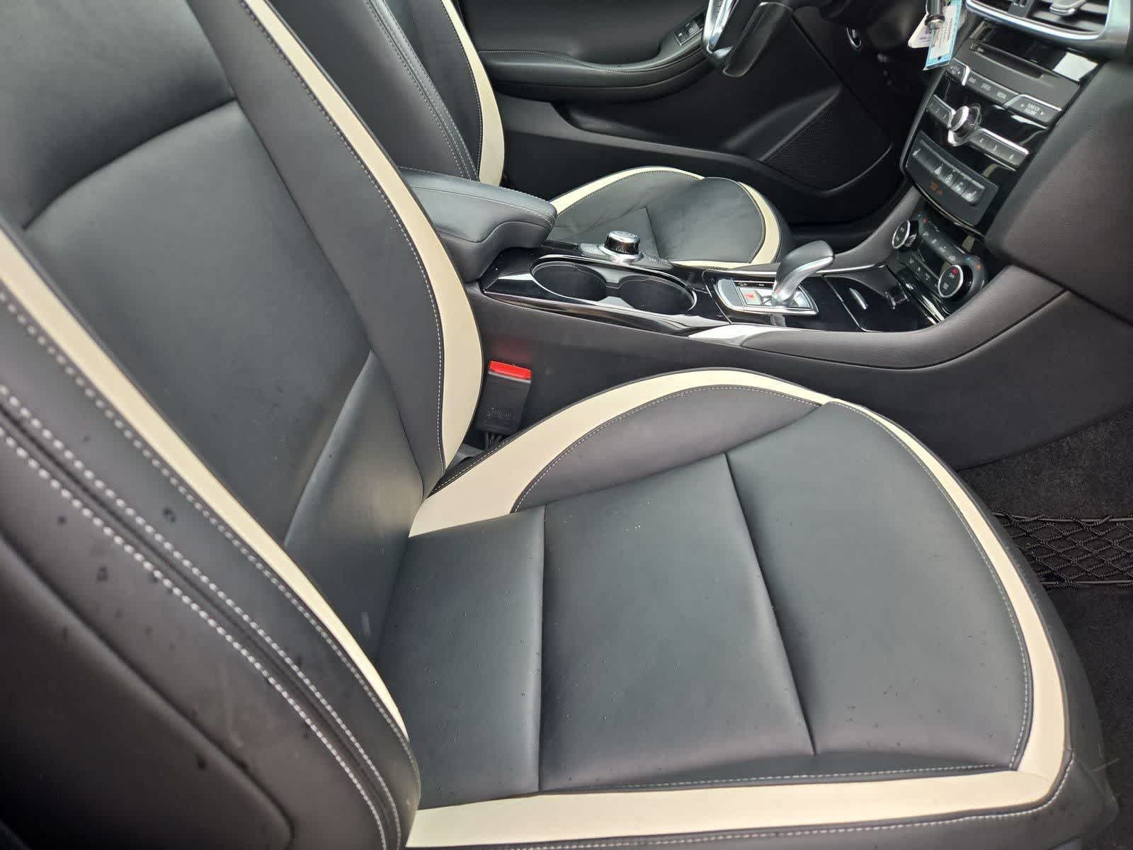 Thumbnail: 2017 INFINITI QX30 - 21