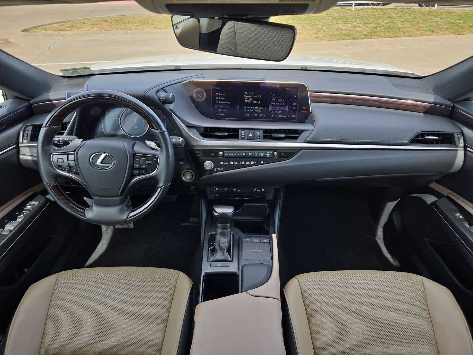 Thumbnail: 2021 Lexus ES - 13
