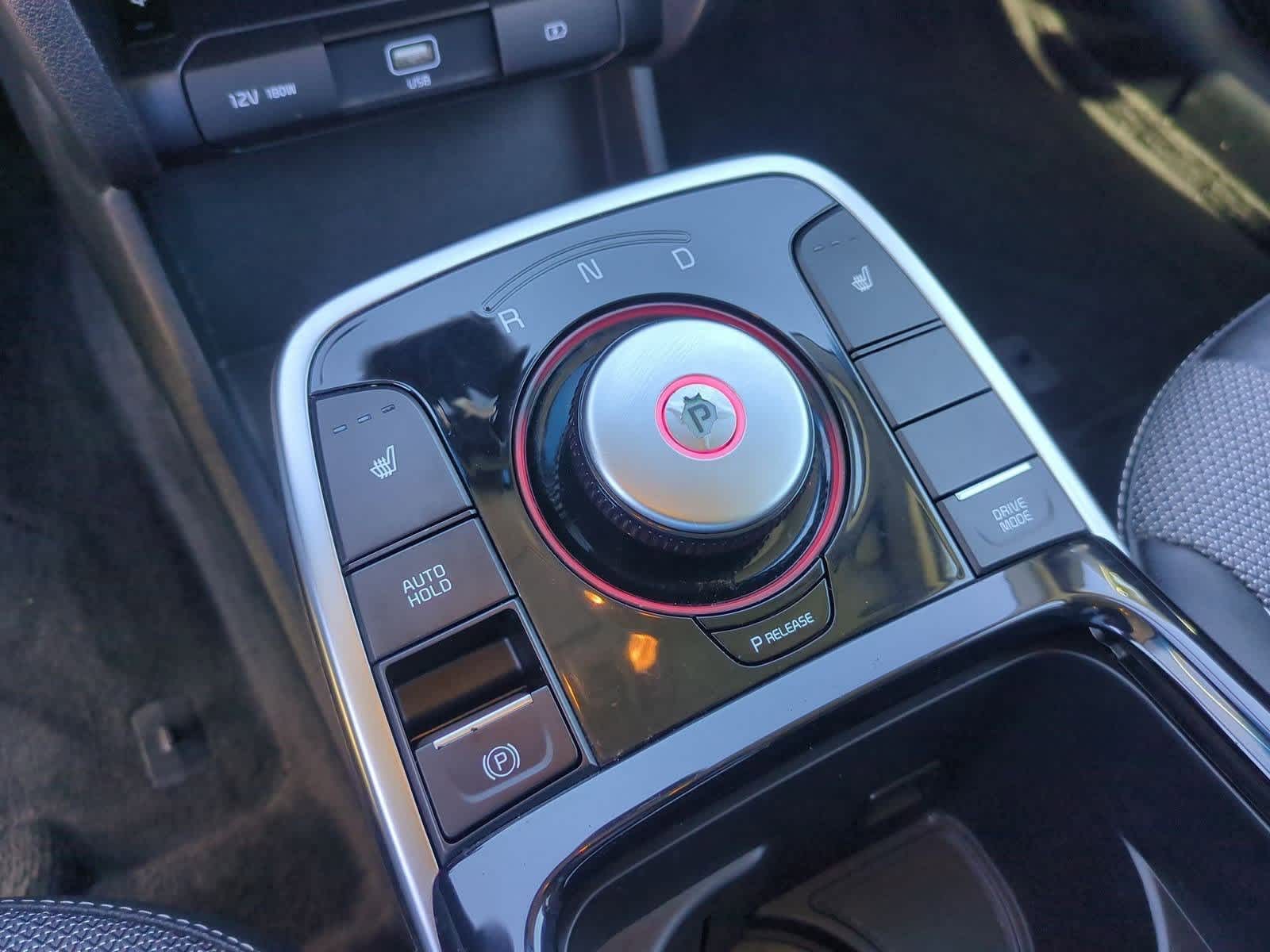 Thumbnail: 2022 Kia Niro - 32