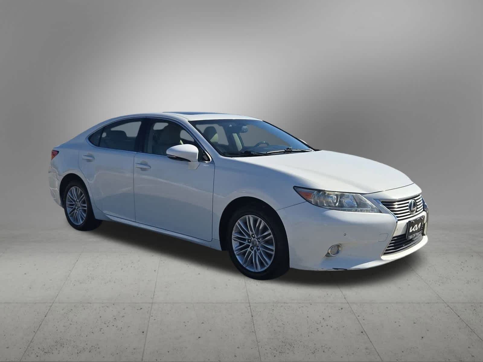 Thumbnail: 2013 Lexus ES - 8