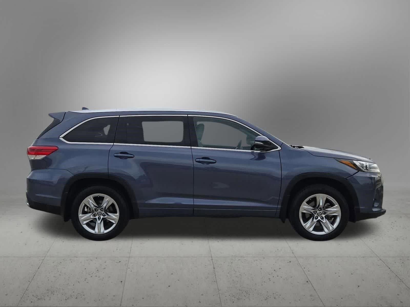 Thumbnail: 2019 Toyota Highlander - 7