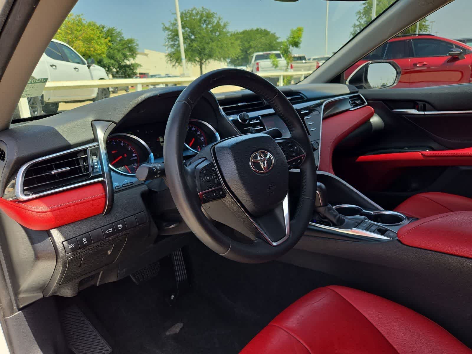 2018 Toyota Camry XSE - Photo 2