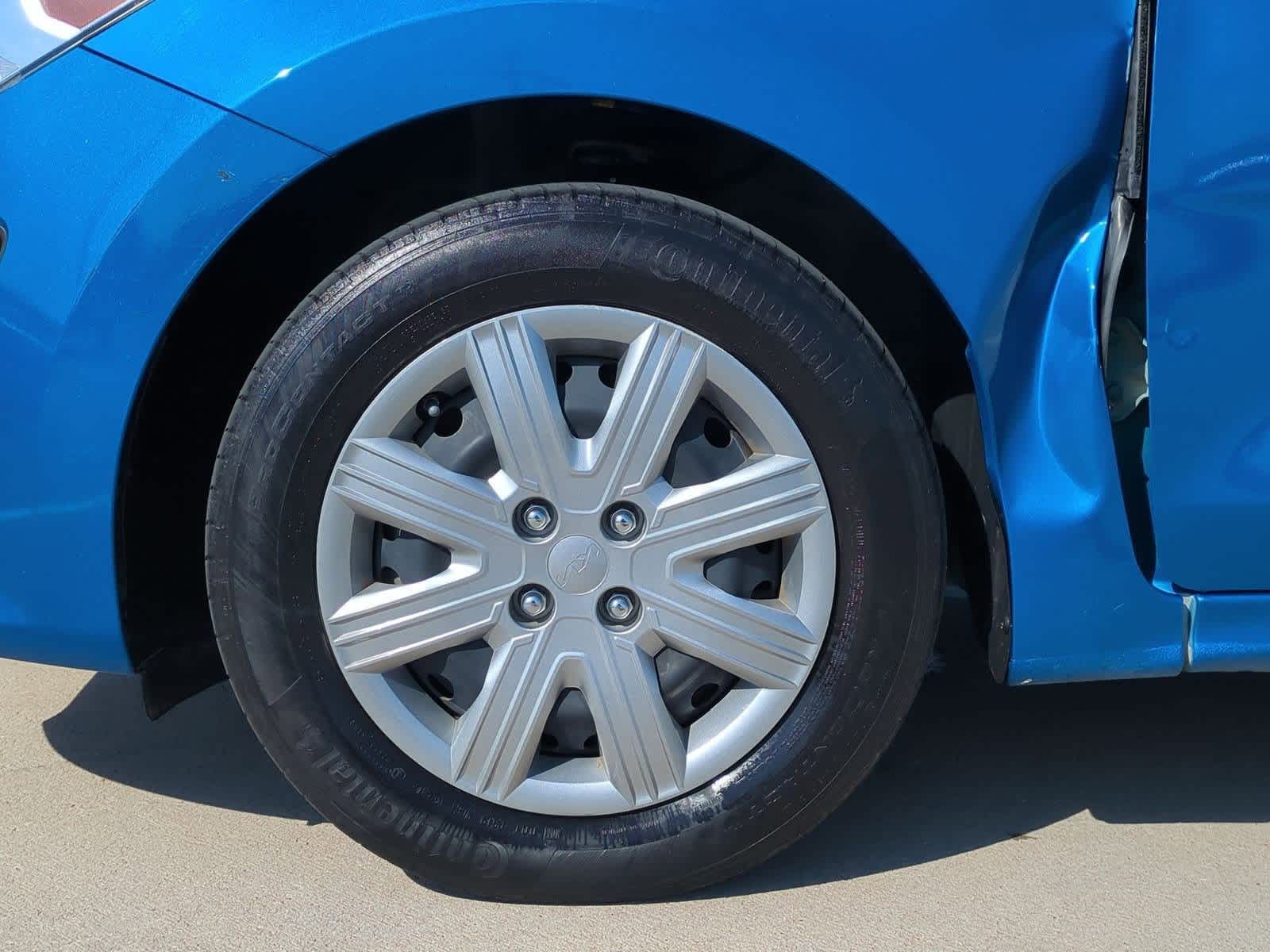 Thumbnail: 2023 Kia Rio - 12