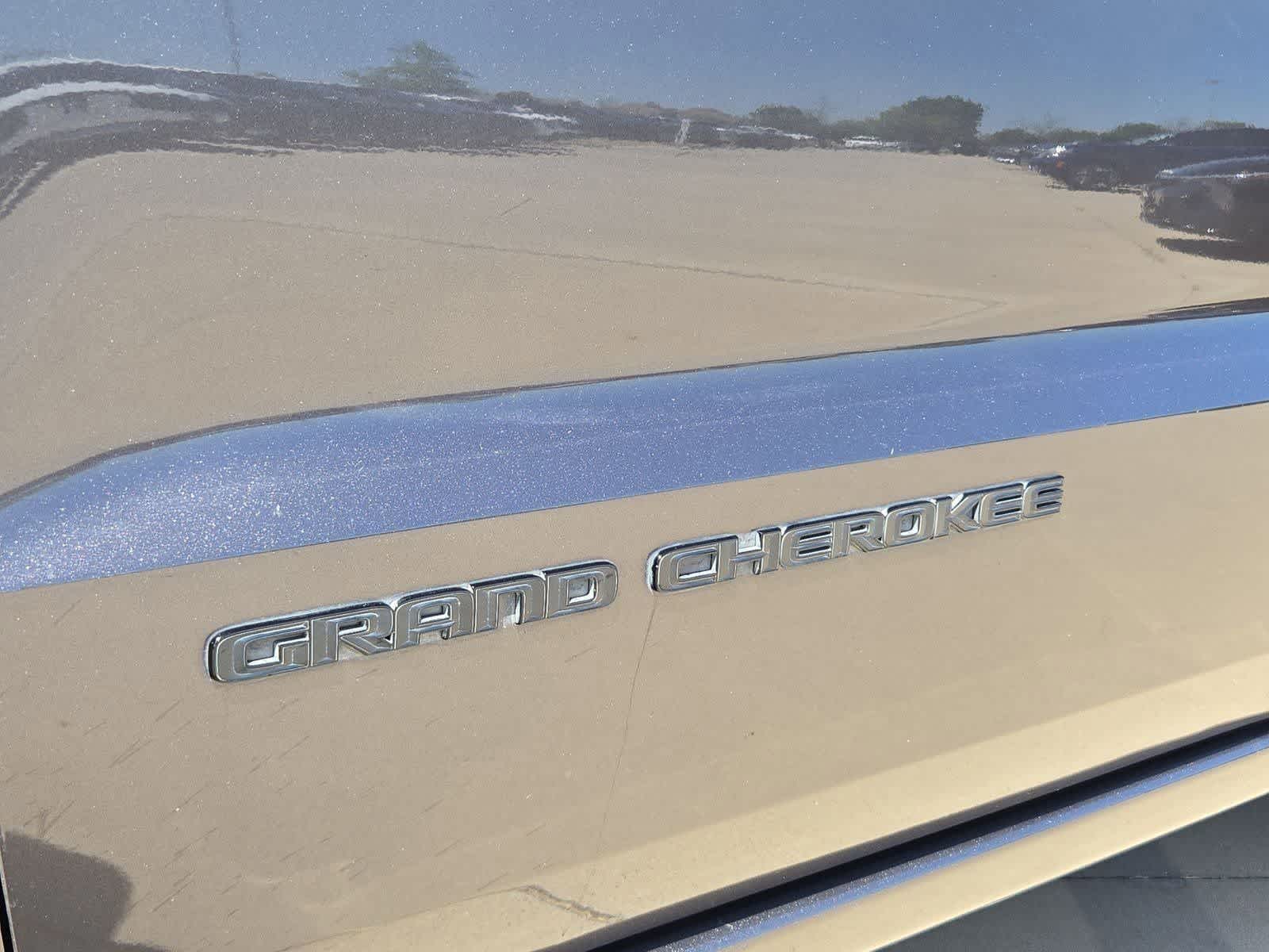Thumbnail: 2019 Jeep Grand Cherokee - 11