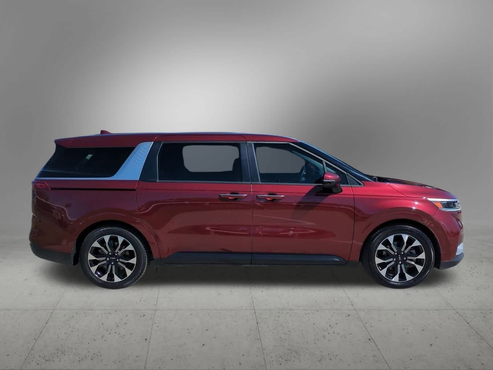 Thumbnail: 2023 Kia Carnival - 7